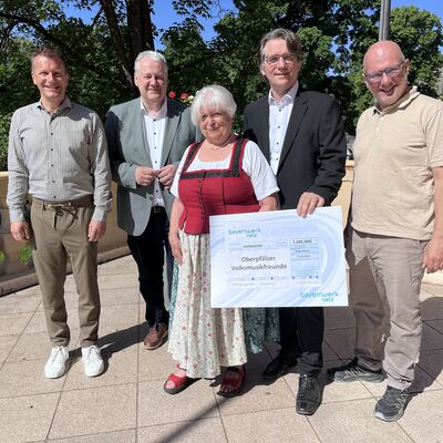 Spende Bayernwerk an Oberpf&auml;lzer Volksmusikfreunde 2026