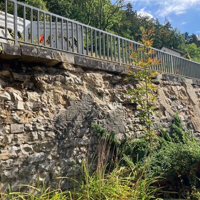 St&uuml;tzmauer Oed-Weigendorf