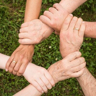 generationen_team-spirit-2447163_1920